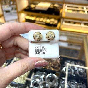 14K Diamonds Stud Earrings